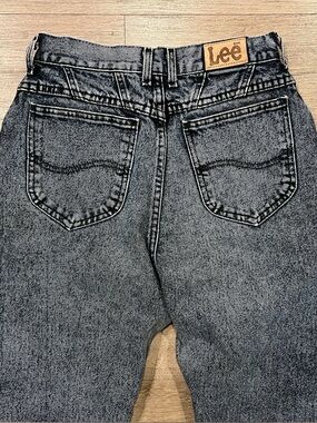 Vintage Lee High-Waist Acid Wash Mom Jeans Size 10P